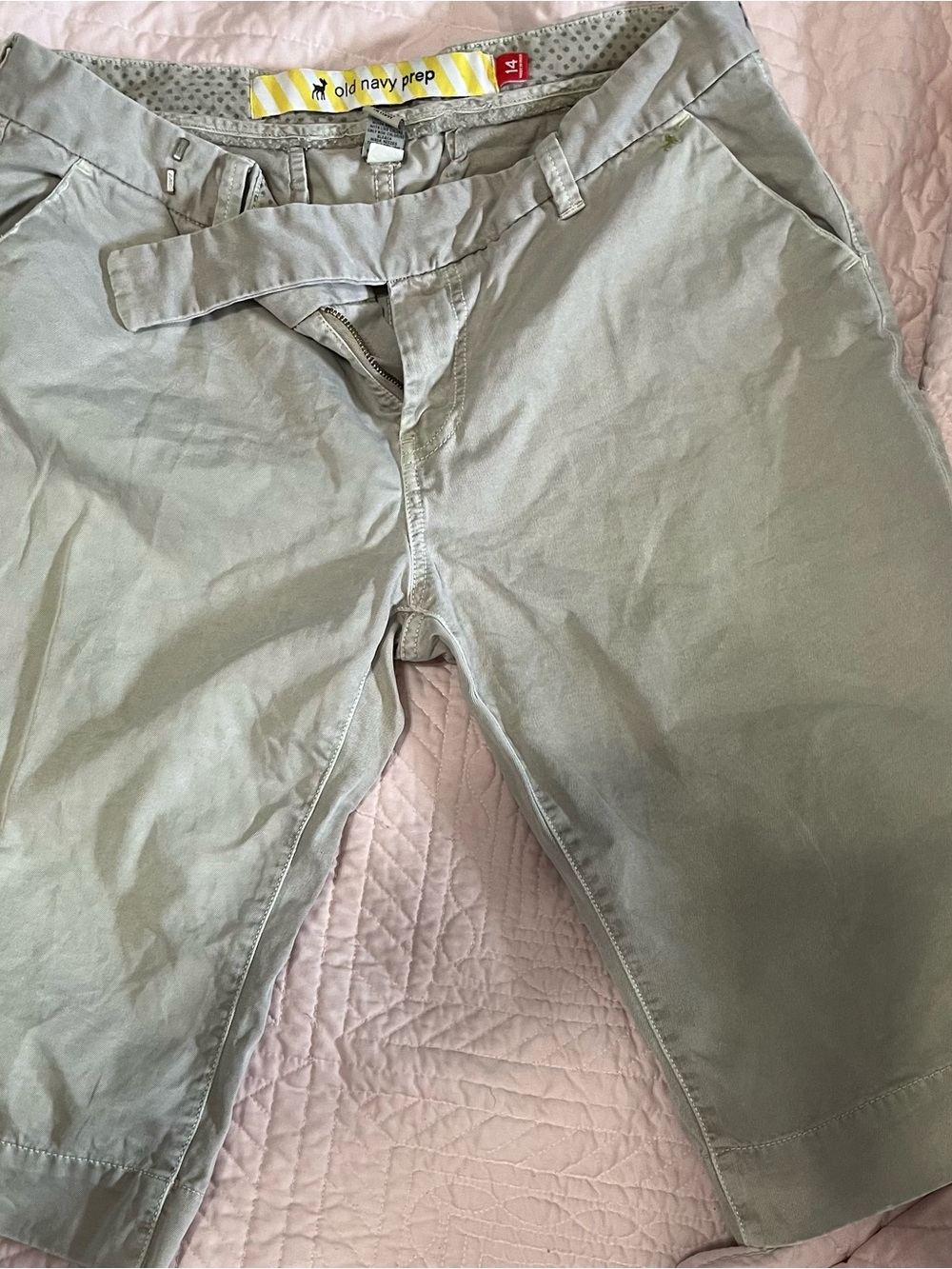 Old Navy Men's Light Gray Chino Pants